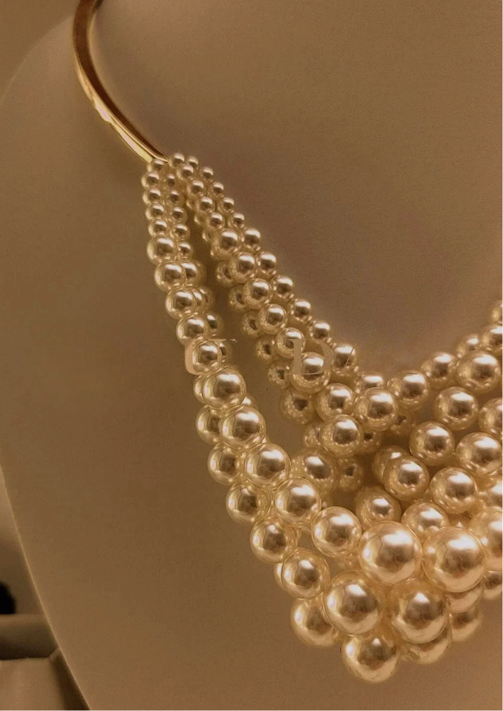 RAIRA Statement Pearl Neckpiece in 18K Gold Plated Stainless Steel