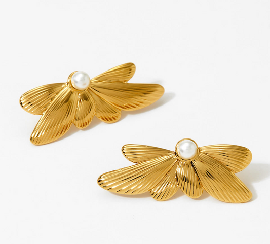 RAIRA
Gold Plated Big Floral Pearls Party Fashion Drop Earrings 18K Gold Polish | Everyday glamor| necklace, earrings| 18k Gold | Contemporary| hypoallergenic
(One Size)