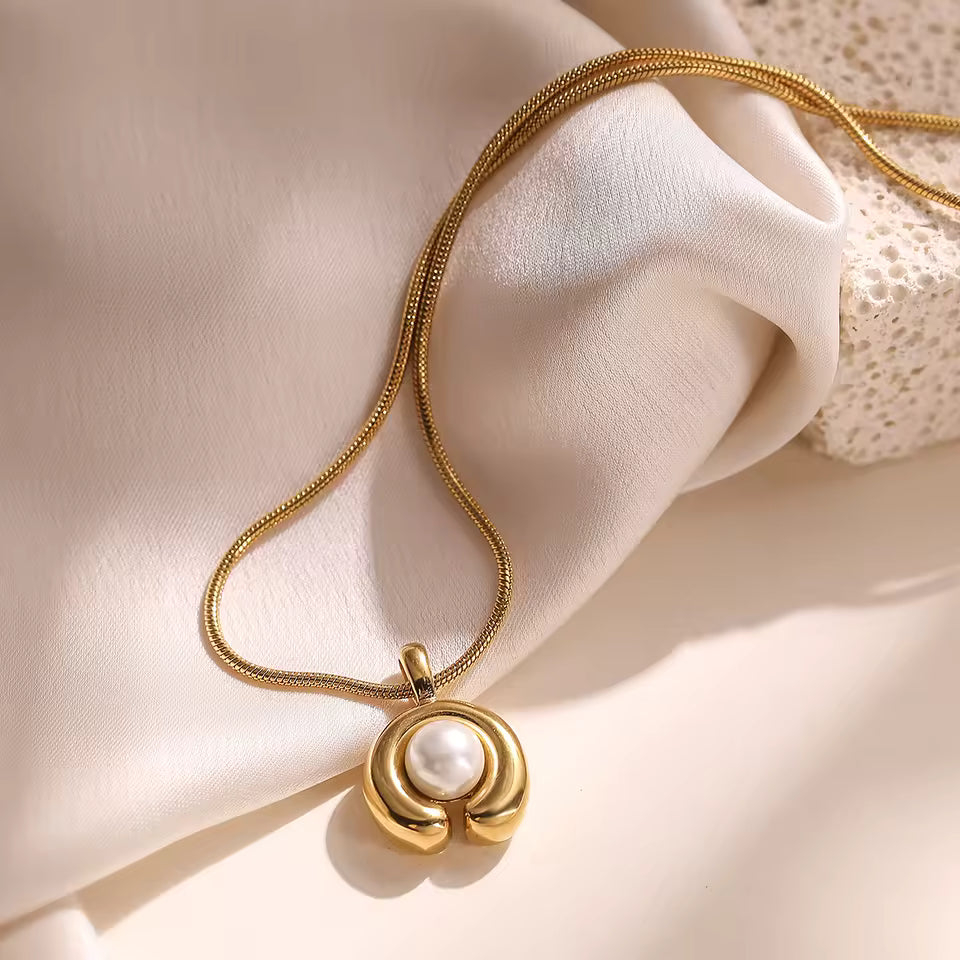 Raira Elegant Pearl Pendant Necklace – Gold-Plated Charm for Timeless Grace