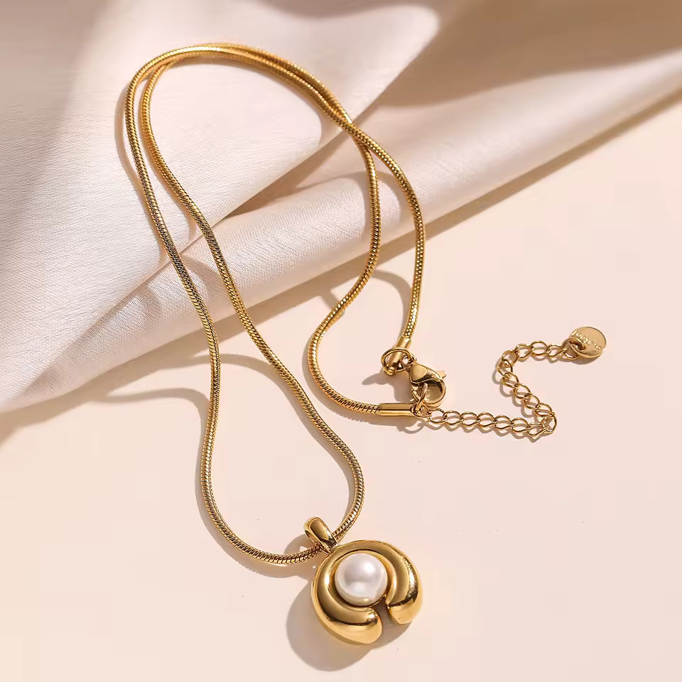 Raira Elegant Pearl Pendant Necklace – Gold-Plated Charm for Timeless Grace