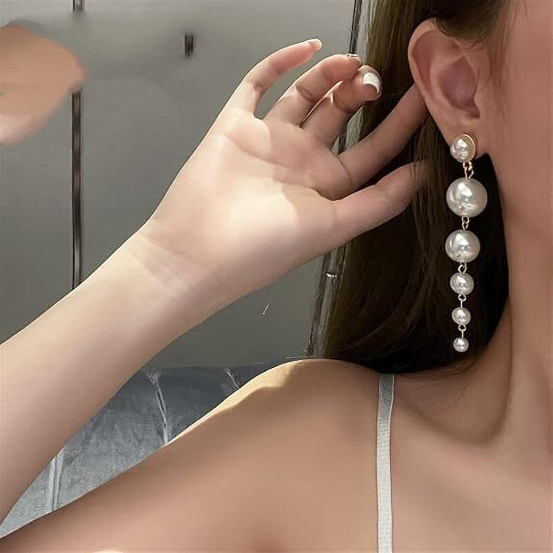 RAIRA Long Pearl Earrings for Women Pearl Dangle Earrings Big Pearl Drop Earrings Gold Pearl Chain Earrings Wedding Bridal Earrings for Women