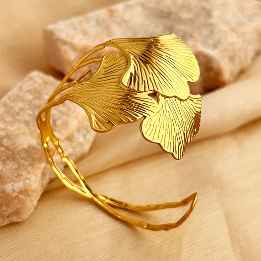 RAIRA Elegant Hawaiian Leaf 304 Stainless Steel 18K Gold Plated Bangle