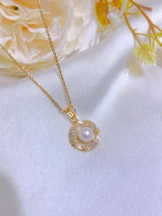 ✨ RAIRA Golden Pearl Elegance Pendant Necklace ✨