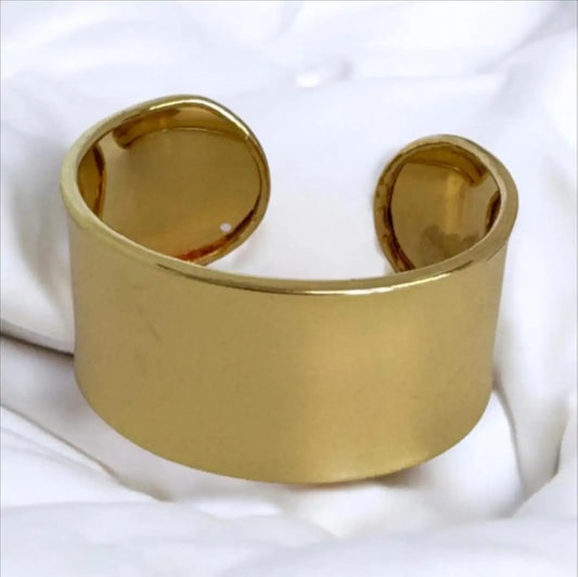 Raira Sleek Gold Cuff Bracelet – Minimalist Statement Jewellery