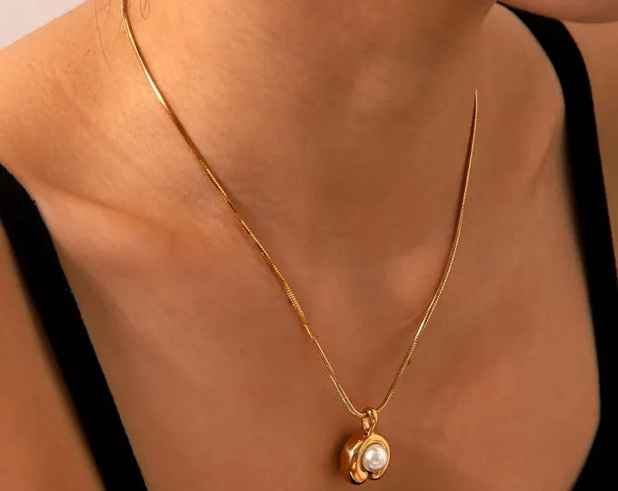 Raira Elegant Pearl Pendant Necklace – Gold-Plated Charm for Timeless Grace