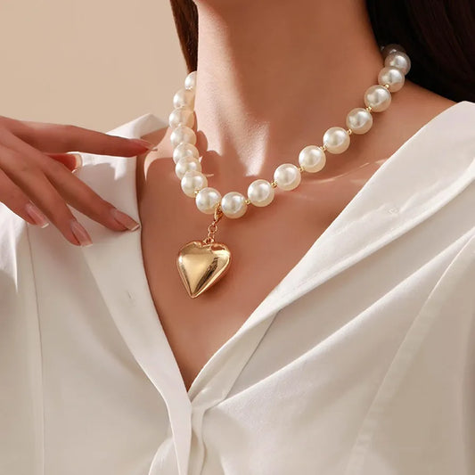 RAIRA Chunky Heart Pearl Necklaces for Women Puffy Heart Necklace choker for Women