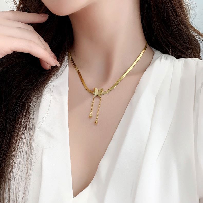 RAIRA Classic Style Gold Plated Titanium Steel Snake Chain Frosted Butterfly Fringe Pendant Necklace