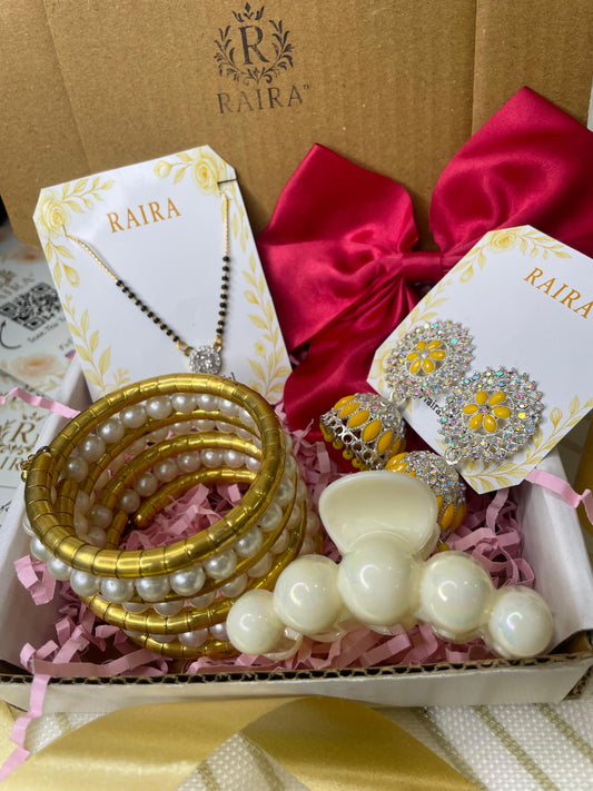 RAIRA Special Cute Gift Hamper for GF,Wife,Sister