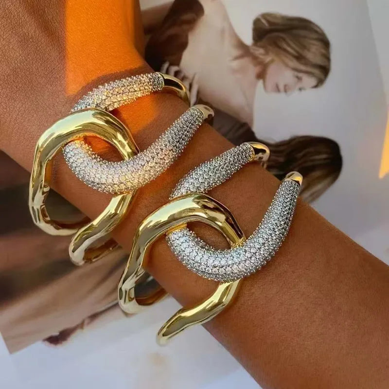 RAIRA Opposta Cuff Bracelet for Casual Wear | Metallic Silver | Alloy Material | Artificial Stone | For Women & Girls