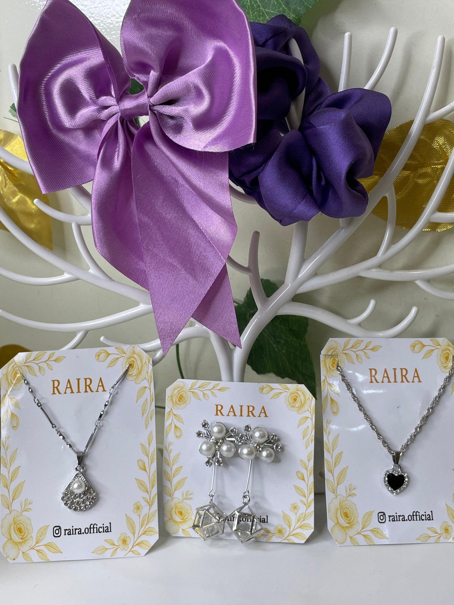 RAIRA Silver Elegance Gift Hamper for womens & Girl Friend