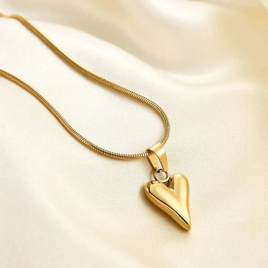 RAIRA Serene Love Necklace Love gold plated heart necklace