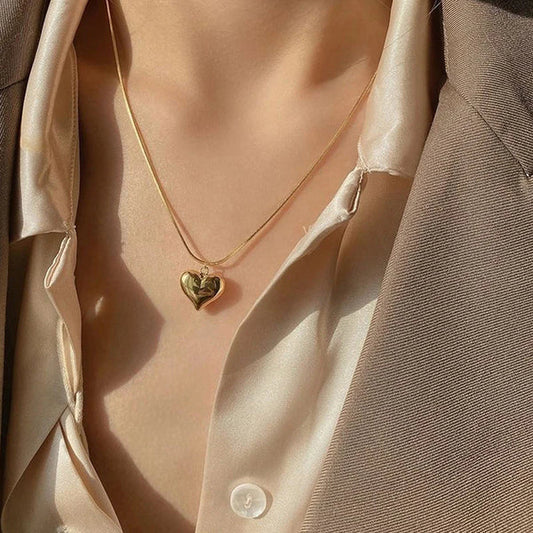 RAIRA Gold Color Metal Heart Pendant Necklace For Women Simple Design Personality Vintage Peach Charm Choker Jewelry Girls