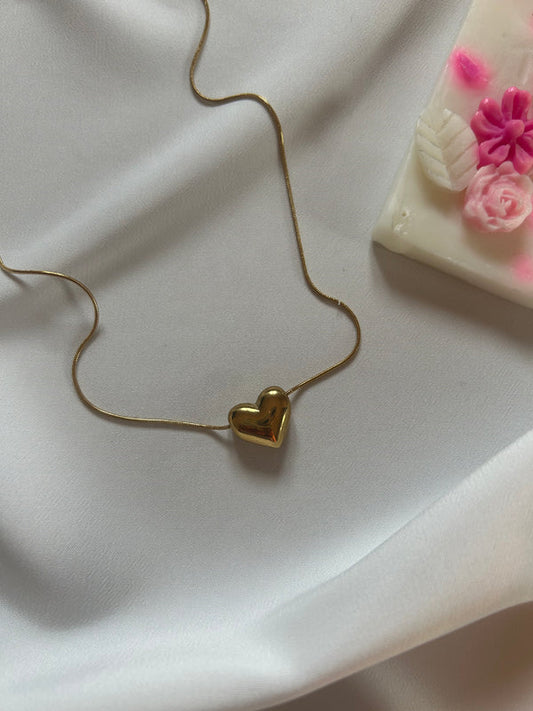 RAIRA Bold Gold Heart Pendant Necklace Valentine Anti Tarnish Chain For Women & Girl's