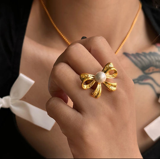 Raira Gold plated Bow Pearl Ring 🎀