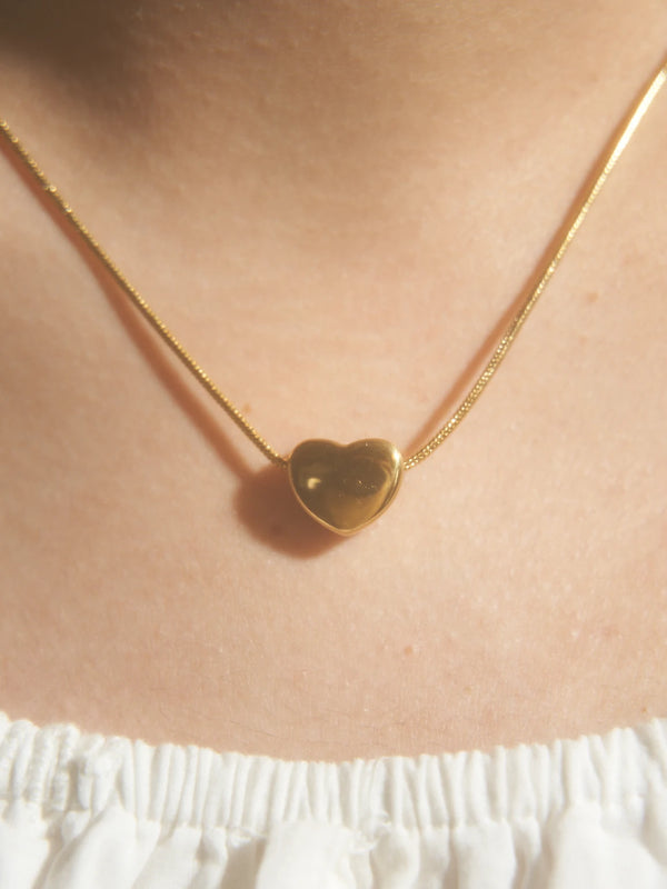 RAIRA Bold Gold Heart Pendant Necklace Valentine Anti Tarnish Chain For Women & Girl's