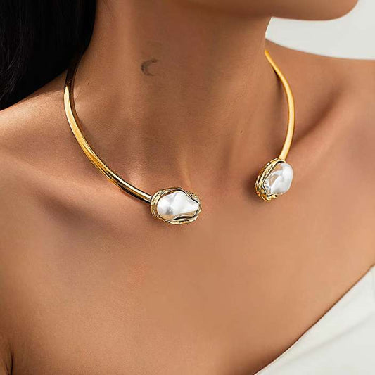 RAIRA Pearl Elegance Gold Plated Open Round Necklace
(One Size)