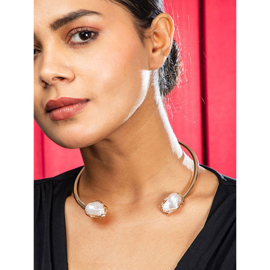 RAIRA Pearl Elegance Gold Plated Open Round Necklace
(One Size)