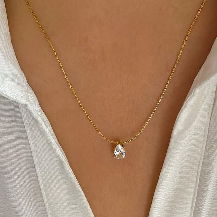 RAIRA Elegant Teardrop Crystal Pendant Necklace – Timeless Gold Charm