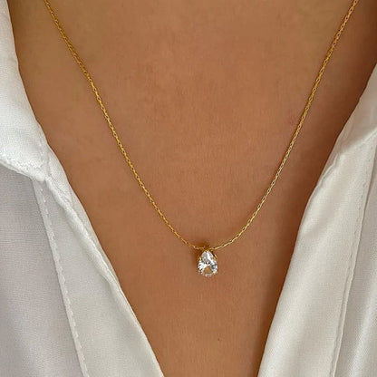 RAIRA Elegant Teardrop Crystal Pendant Necklace – Timeless Gold Charm