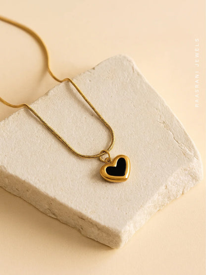 RAIRA Black Mini Heart Gold Pendant Necklace – 18K Gold Plated, Onyx Charm Pendant