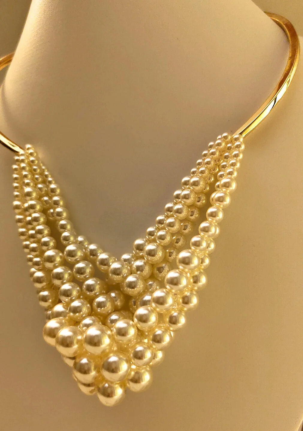 RAIRA Statement Pearl Neckpiece in 18K Gold Plated Stainless Steel