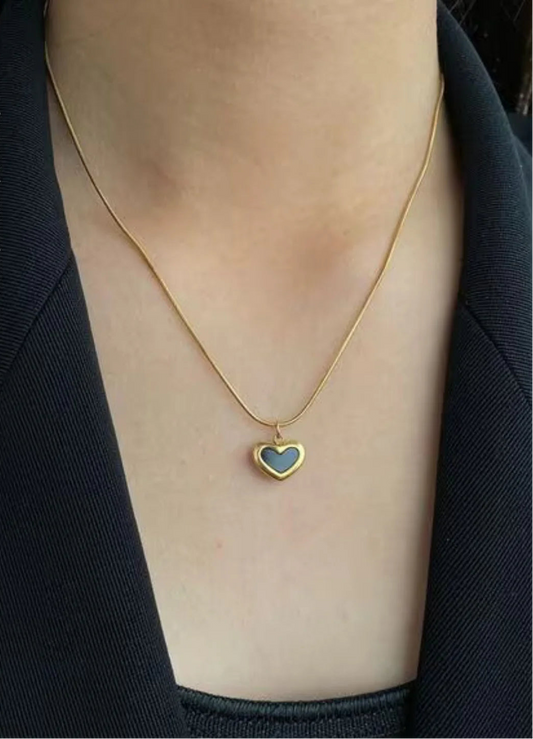 RAIRA Black Mini Heart Gold Pendant Necklace – 18K Gold Plated, Onyx Charm Pendant