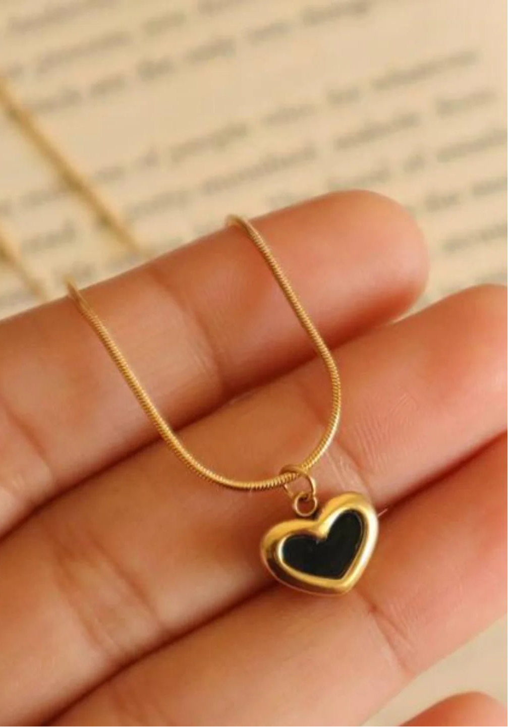 RAIRA Black Mini Heart Gold Pendant Necklace – 18K Gold Plated, Onyx Charm Pendant
