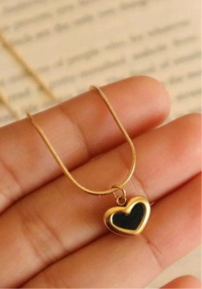 RAIRA Black Mini Heart Gold Pendant Necklace – 18K Gold Plated, Onyx Charm Pendant