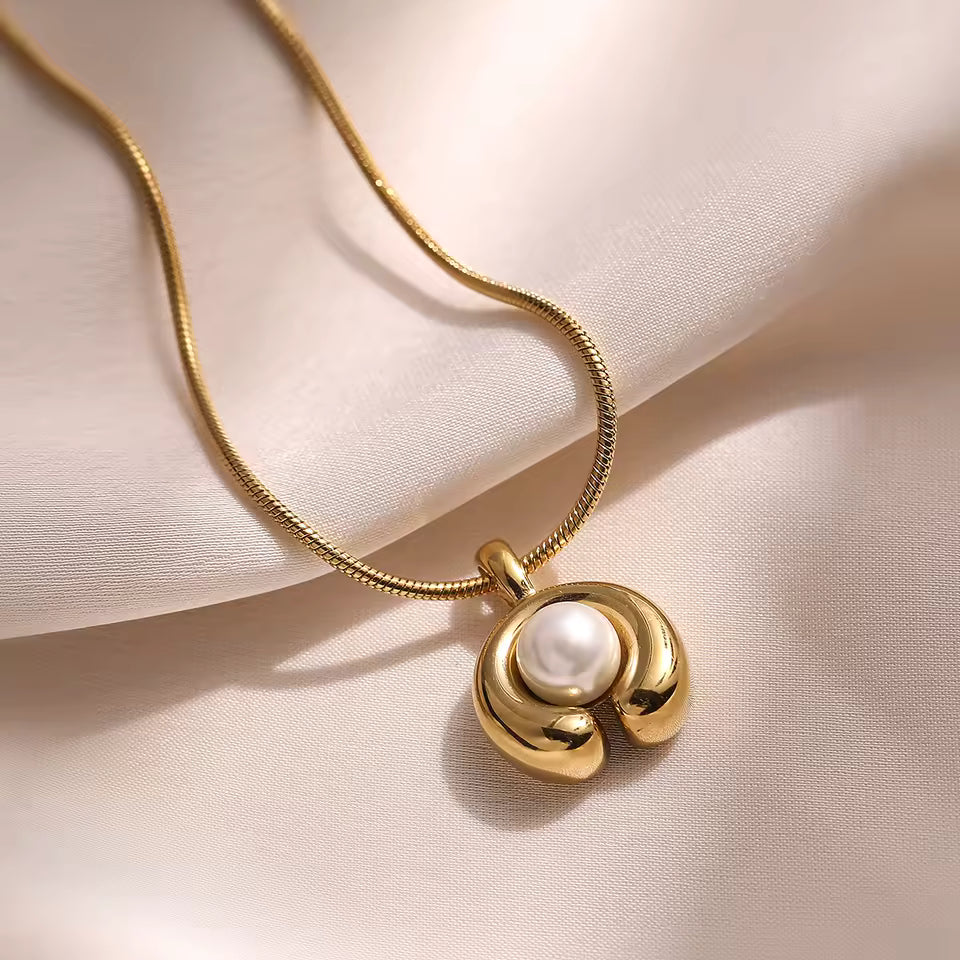 Raira Elegant Pearl Pendant Necklace – Gold-Plated Charm for Timeless Grace
