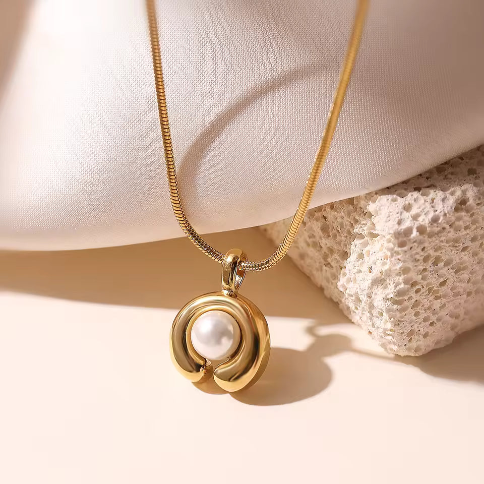 Raira Elegant Pearl Pendant Necklace – Gold-Plated Charm for Timeless Grace