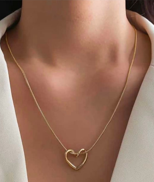 RAIRA Knot Heart Chain Pendant Necklace Gold Plated, Waterproof and Anti-Tarnish For Women & Girl's