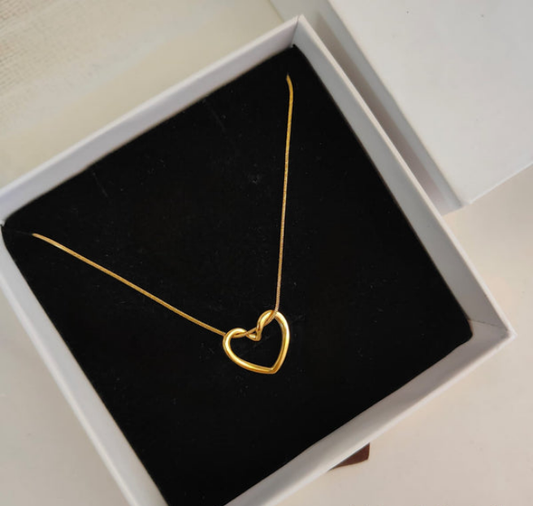 RAIRA Knot Heart Chain Pendant Necklace Gold Plated, Waterproof and Anti-Tarnish For Women & Girl's