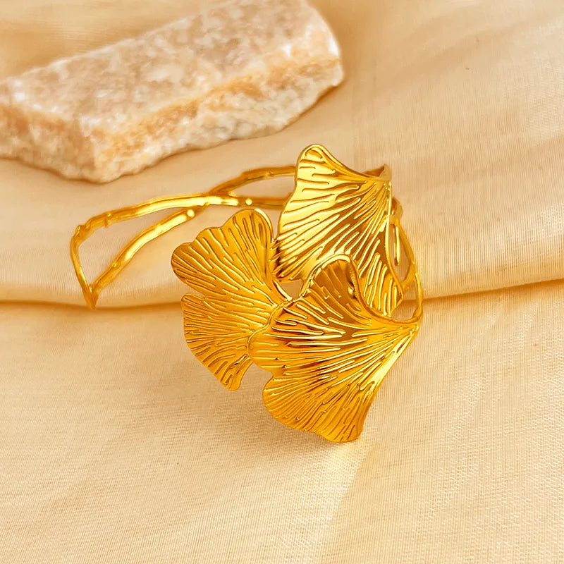 RAIRA Elegant Hawaiian Leaf 304 Stainless Steel 18K Gold Plated Bangle