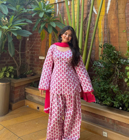  Pink Floral Farshi Salwar Suit Se