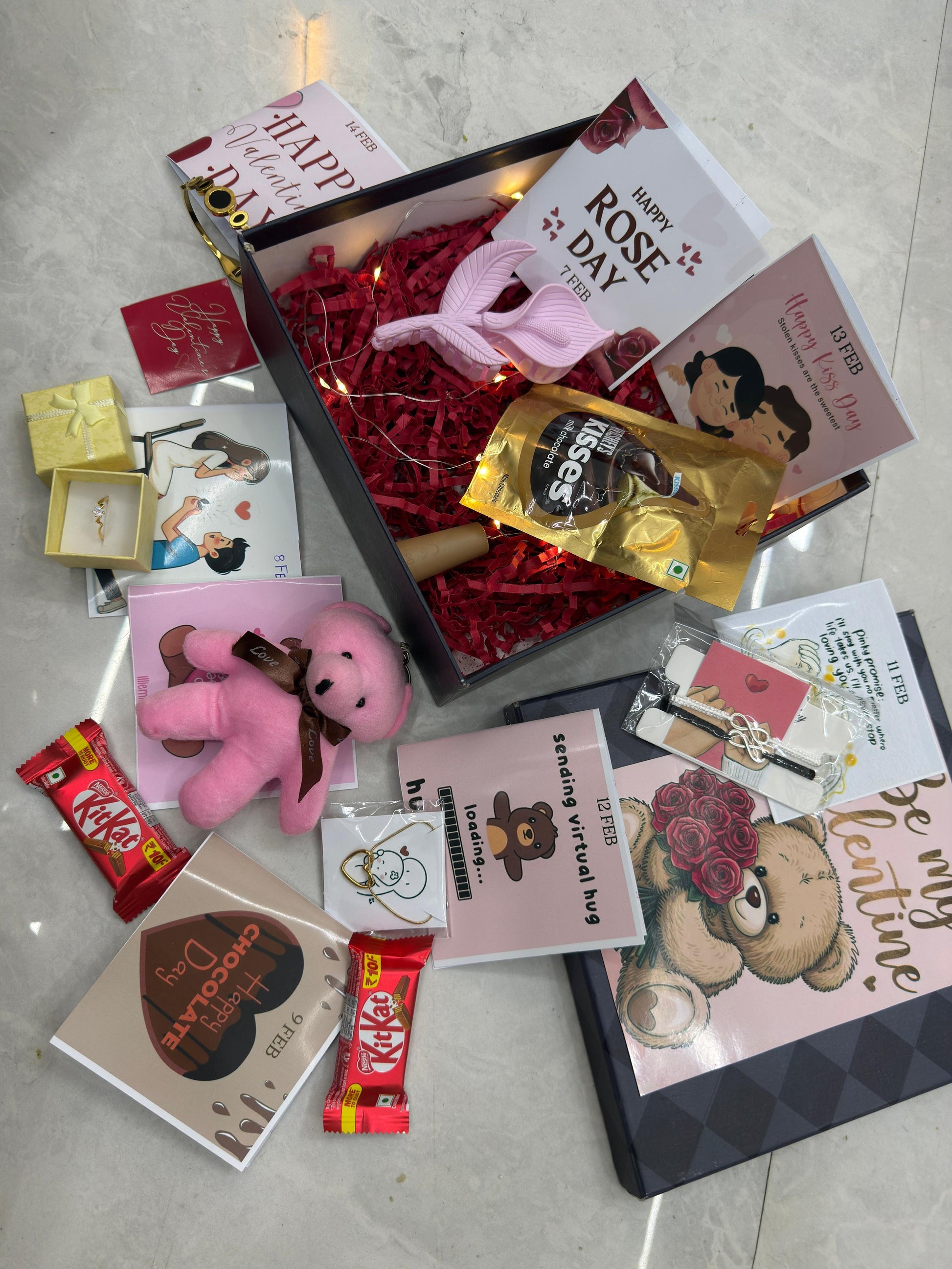Valentine gift hamper for Her❤️