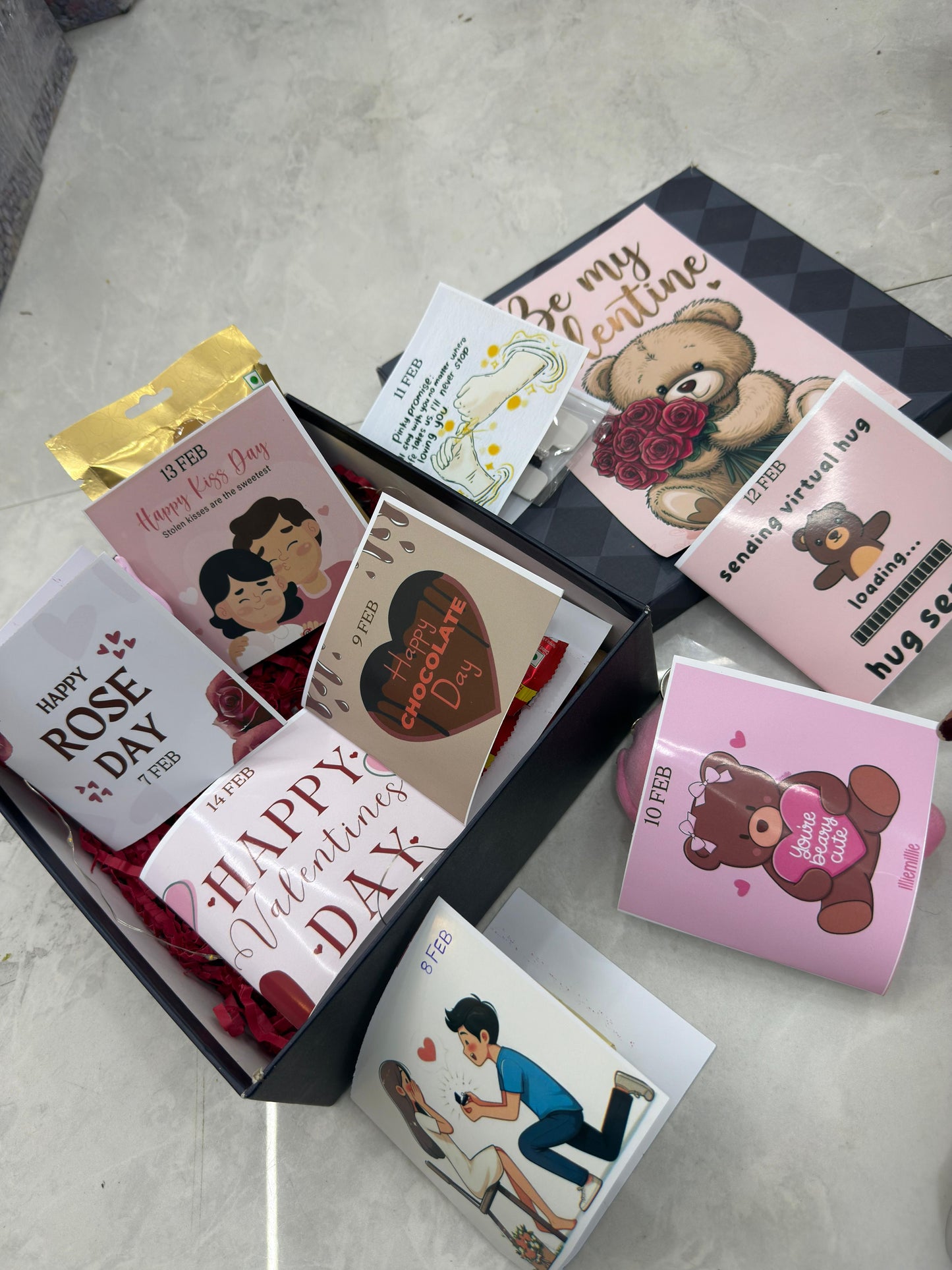 Valentine hamper for Her❤️
