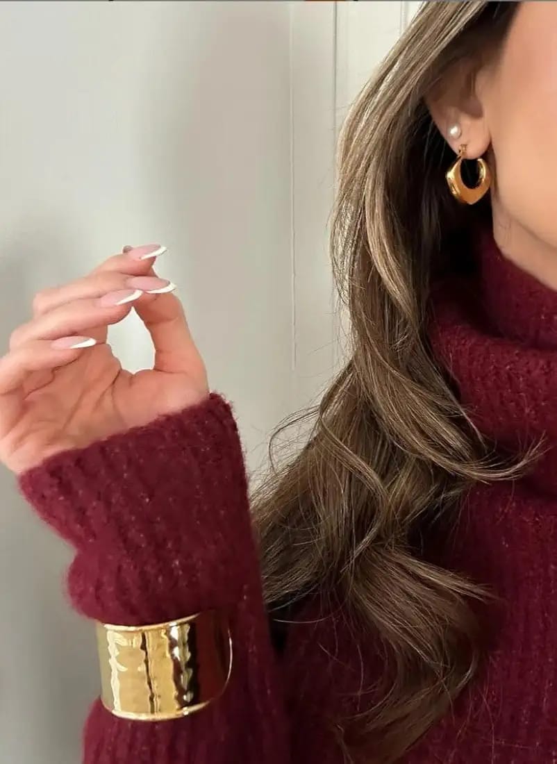 Raira Sleek Gold Cuff Bracelet – Minimalist Statement Jewellery