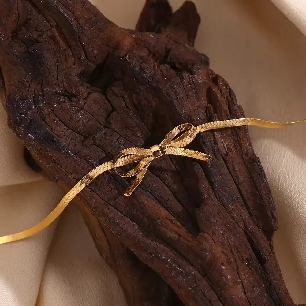 RAIRA Anti Tarnish Gold Plated Bow Necklace– Chic & Elegant Modern Statement Jewelry