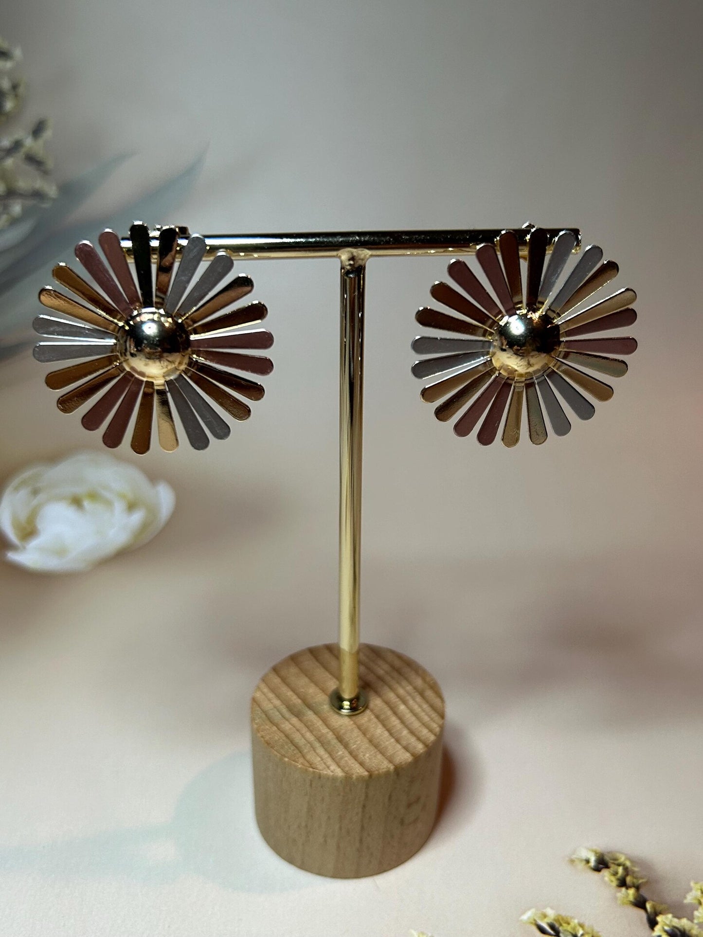 RAIRA Trending metal hollow flower female catwalk style, Earring for Women & Girl's