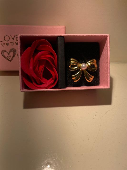 Raira Gold plated Bow Pearl Ring 🎀