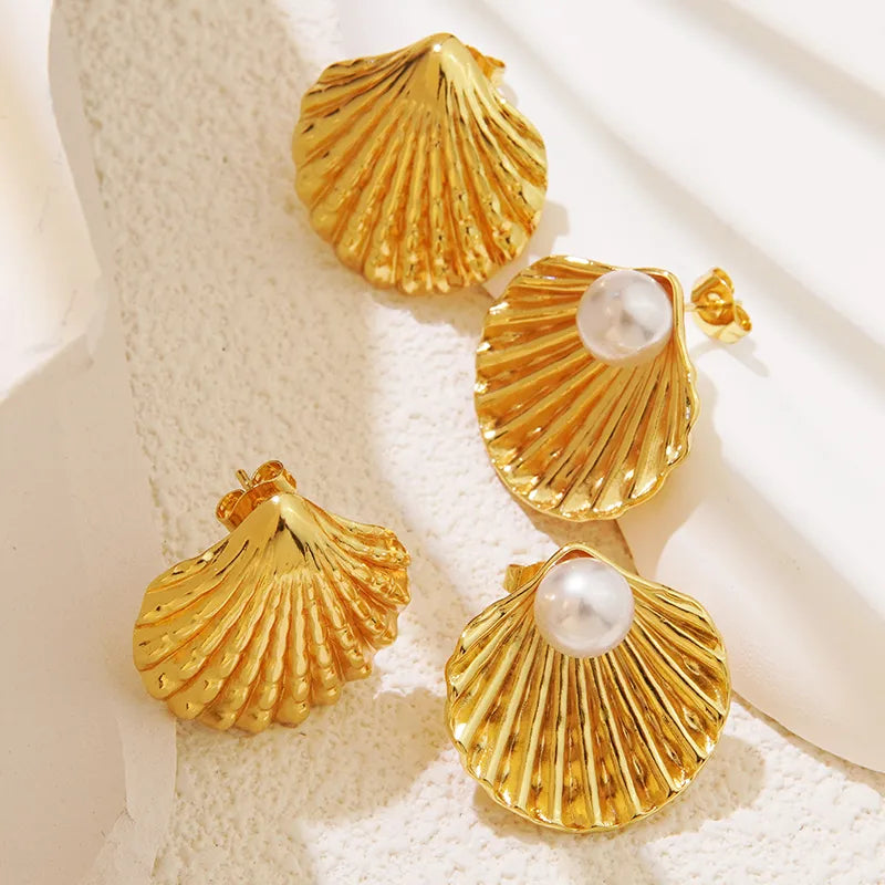 RAIRA 1 Pair French Style Classic Style IG Style Scallop Shell 304 Stainless Steel 14k Gold Plated Artificial Pearls Imitation Gold Ear Studs