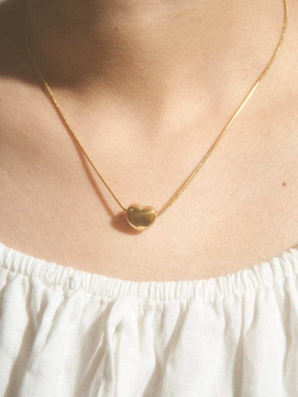 RAIRA Bold Gold Heart Pendant Necklace Valentine Anti Tarnish Chain For Women & Girl's