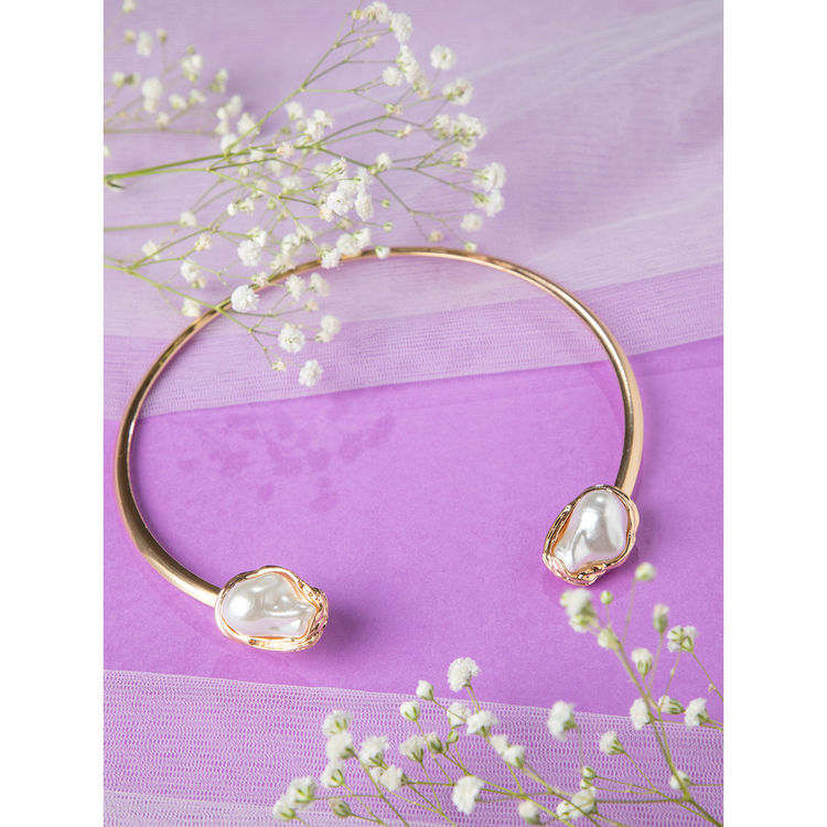 RAIRA Pearl Elegance Gold Plated Open Round Necklace
(One Size)