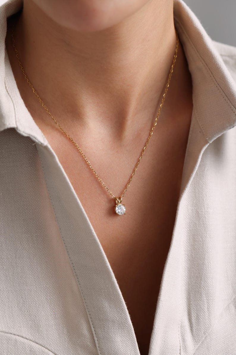 RAIRA Gold Radiant Raindrop  Pendant with chain
(One Size)