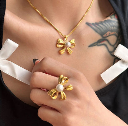 Raira Gold plated Bow Pearl Ring 🎀