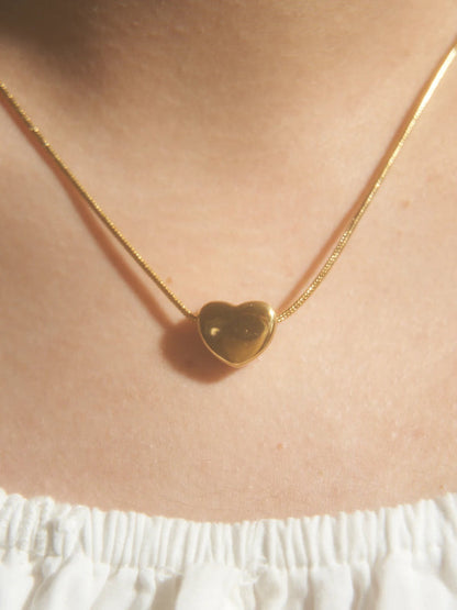 RAIRA Bold Gold Heart Pendant Necklace Valentine Anti Tarnish Chain For Women & Girl's