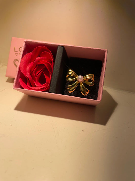 Raira Gold plated Bow Pearl Ring 🎀