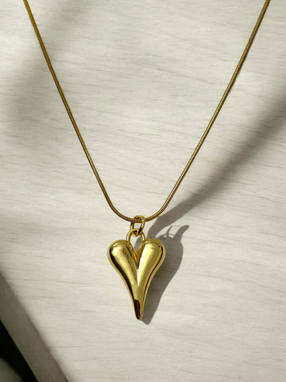 RAIRA Serene Love Necklace Love gold plated heart necklace